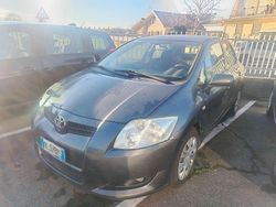 Grigio Usata 2007 Toyota Auris Sol Tre volumi | 1799 € (Buon prezzo)
