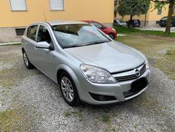 Argento Usata 2010 Opel Astra Enjoy Tre volumi | 3000 € (Super prezzo)
