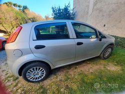 Grigio Usata 2012 Fiat Punto Tre volumi | 6000 € (Buon prezzo)