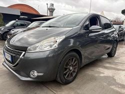 Grigio Usata 2014 Peugeot 208 Active Due volumi | 6490 € (Buon prezzo)