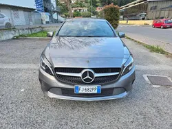 Grigio Usata 2017 Mercedes A180 Executive Tre volumi | 16.500 € (Buon prezzo)