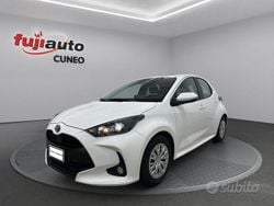 Bianco Usata 2023 Toyota Yaris Hybrid Active Due volumi | 15.400 € (Ottimo prezzo)