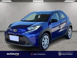 Blu Usata 2024 Toyota Aygo Active Due volumi | 14.900 € (Buon prezzo)