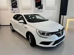 Bianco pastello Usata 2019 Renault Mégane IV Tre volumi | 10.990 € (Super prezzo)