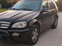 Nero Usata 2006 Mercedes ML270 SUV | 7350 €
