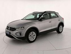 Pyrit silver metallizzato nero Usata 2024 VW T-Roc Life SUV | 28.500 € (Buon prezzo)