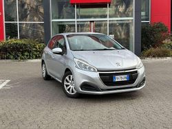 Argento Usata 2017 Peugeot 208 Active Due volumi | 8500 € (Buon prezzo)