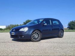 Usata 2006 VW Golf V Comfortline Tre volumi | 2500 € (Buon prezzo)