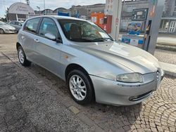 Argento Usata 2003 Alfa Romeo 147 Distinctive Due volumi | 1999 € (Buon prezzo)
