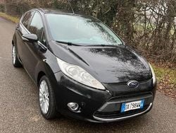 Nero Usata 2009 Ford Fiesta Tre volumi | 3800 € (Buon prezzo)