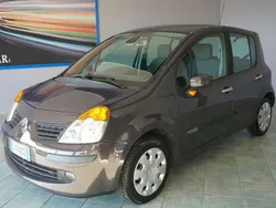 Nero Usata 2005 Renault Modus Dynamique Monovolume | 2700 € (Buon prezzo)