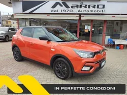 Arancione metallizzato Usata 2020 Ssangyong Tivoli Monovolume | 14.800 € (Cara)