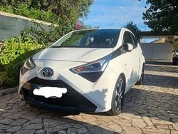Bianco Usata 2019 Toyota Aygo X-play Due volumi | 11.200 € (Buon prezzo)
