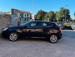 Usata 2011 Alfa Romeo Giulietta Due volumi | 6500 € (Buon prezzo)
