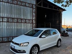 Bianco Usata 2015 VW Polo Tre volumi | 6700 € (Buon prezzo)