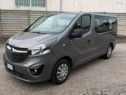 Grigio Usata 2015 Opel Vivaro Monovolume | 16.000 €
