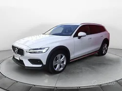 Bianco Usata 2020 Volvo V60 CC Business Edition Station wagon | 24.500 € (Buon prezzo)