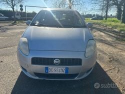 Grigio Usata 2008 Fiat Punto Due volumi | 2500 € (Ottimo prezzo)