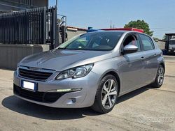 Grigio nuvola Usata 2014 Peugeot 308 Allure Tre volumi | 7990 € (Buon prezzo)