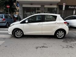 Bianco Usata 2012 Toyota Yaris Due volumi | 7000 € (Cara)