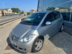 Grigio Usata 2011 Mercedes A180 Avantgarde Tre volumi | 4800 € (Buon prezzo)