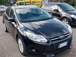 Nero Usata 2011 Ford Focus Titanium Tre volumi | 4700 € (Buon prezzo)