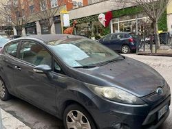 Grigio Usata 2009 Ford Fiesta Due volumi | 3190 € (Ottimo prezzo)