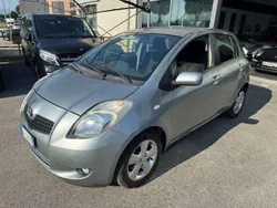 Argento metallizzato Usata 2007 Toyota Yaris Luna Tre volumi | 3500 € (Super prezzo)