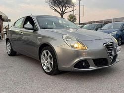 Grigio Usata 2010 Alfa Romeo Giulietta Distinctive Tre volumi | 5990 € (Ottimo prezzo)