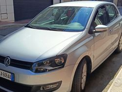 Grigio Usata 2010 VW Polo Comfortline Tre volumi | 5900 € (Buon prezzo)