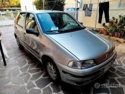 Grigio Usata 1999 Fiat Punto Due volumi | 1500 € (Buon prezzo)