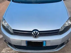 Usata 2009 VW Golf VI Highline Tre volumi | 4000 € (Buon prezzo)