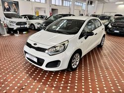 Bianco Usata 2012 Kia Rio EX Tre volumi | 3600 € (Buon prezzo)