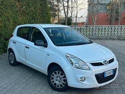 Bianco Usata 2010 Hyundai i20 Classic Tre volumi | 4200 € (Buon prezzo)