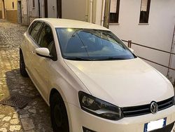 Usata 2015 VW Polo United Tre volumi | 6000 € (Buon prezzo)