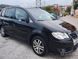 Nero Usata 2008 VW Touran Trendline Monovolume | 4500 € (Buon prezzo)