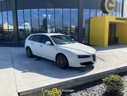 Bianco Usata 2011 Alfa Romeo 159 Distinctive Tre volumi | 1950 € (Super prezzo)