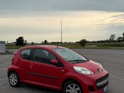 Rosso Usata 2009 Peugeot 107 Due volumi | 3300 €