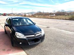 Nero Usata 2007 Opel Astra Due volumi | 1800 € (Buon prezzo)