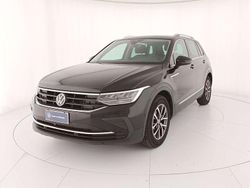 Deep black perlato Usata 2023 VW Tiguan Life SUV | 27.500 € (Buon prezzo)