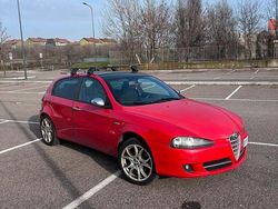 Rosso Usata 2006 Alfa Romeo 147 Due volumi | 1500 €