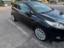 Nero Usata 2009 Ford Fiesta Due volumi | 2700 € (Buon prezzo)