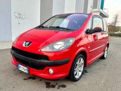 Rosso Usata 2008 Peugeot 1007 Premium Monovolume | 3500 € (Buon prezzo)