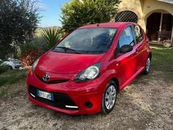 Rosso Usata 2013 Toyota Aygo Connect Style Due volumi | 3500 € (Ottimo prezzo)