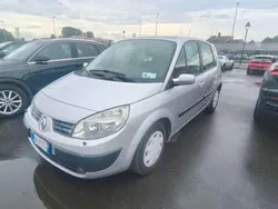 Grigio Usata 2006 Renault Scénic II Dynamique Monovolume | 1950 € (Buon prezzo)