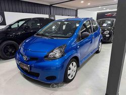 Blu Usata 2012 Toyota Aygo Connect Style Due volumi | 5400 € (Buon prezzo)
