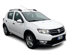 Bianco Usata 2015 Dacia Sandero Prestige Due volumi | 6000 € (Buon prezzo)