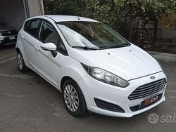 Bianco Usata 2014 Ford Fiesta Business Edition Tre volumi | 5990 € (Buon prezzo)