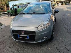 Grigio Usata 2010 Fiat Grande Punto Due volumi | 3200 € (Buon prezzo)