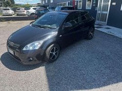 Nero Usata 2009 Kia Ceed Due volumi | 3200 €